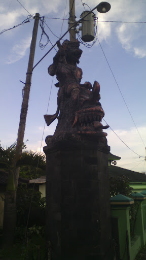 Patung Numpak Buto