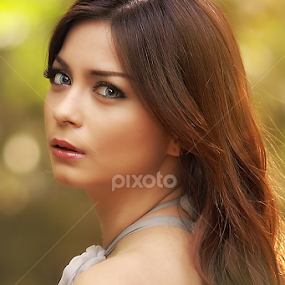 looked me by Chandra Wirawan - People Portraits of Women