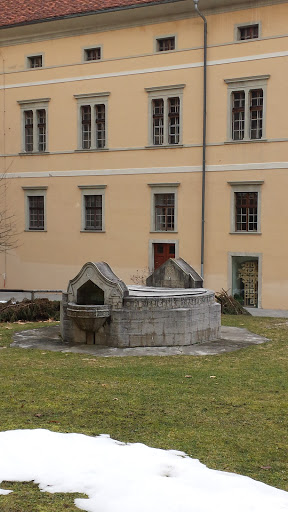 Hofbrunnen