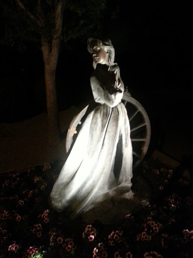 Pilgrim Women Statue