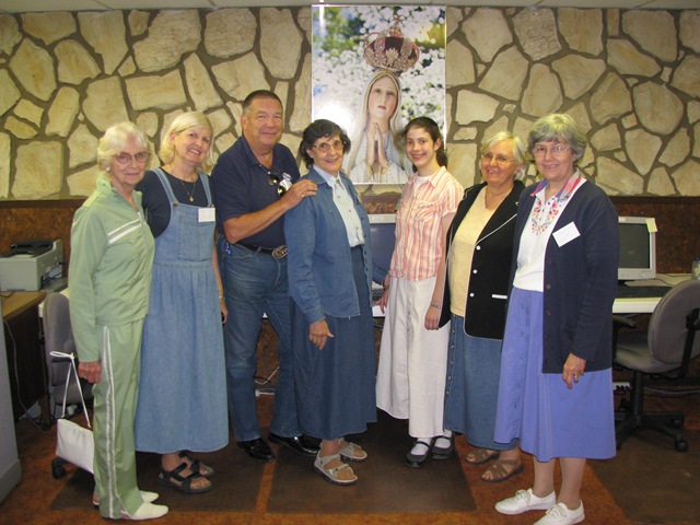 [volunteers 0616 001[2].jpg]
