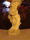 Statuetta Nella Fontana