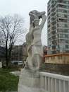 Sisters Statue