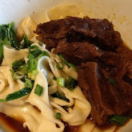 段純貞牛肉麵(空軍一村店)