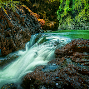 by Daniel Widjaja - Landscapes Waterscapes