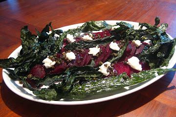 Beet salad with white cheese, fried capers and kale chips