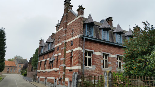 Château Du Mausolée 