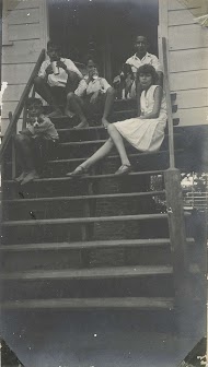 Doortje Brouwers op plantage Rust en Werk