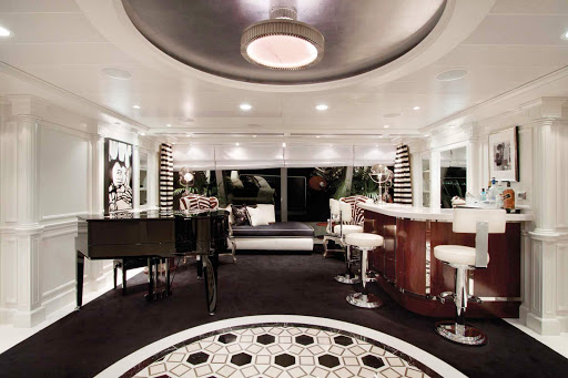 The foyer of the Owners Suite aboard Oceania Marina was designed with a sense of glamour and style.