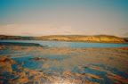 Augustin, c'est malin on ne voit rien, c'est au fond a droite. C'est moyennement touristique ici, la plage n'a rien de génial. D'ailleurs c'est la baie sur la photo. On y pêche des camarons. C'est comme des grandes crevettes pouvant faire la taille d'une langouste. Sinon ce village est un point de départ pour se rendre à Anakao un peu plus au sud. je sortais enfin de Mangily, tout ça pour une expédition  40 km plus bas. Il était temps.