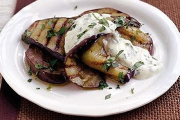 Grilled aubergine with creamy dressing