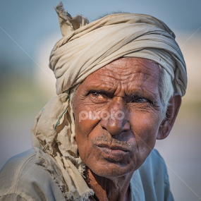 Faces of India by Tim Pryce - People Portraits of Men