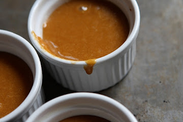 Caramelized White Chocolate Cakes