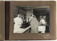 Interieur van de slagerij van P. de Gruyter, Oude Waal 2, Amsterdam