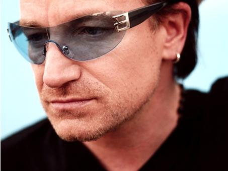 Les lunettes de soleil de Bono, chanteur de U2. | Blickers