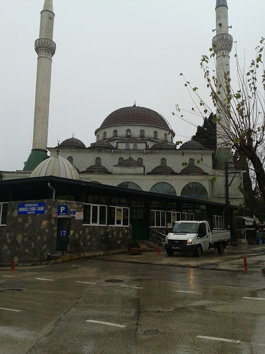 Güzelyalı Merkez Camii