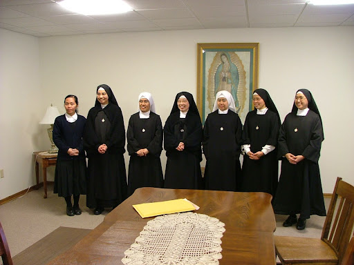 Sisters of the SSPX, Browerville, Minesota, USA. 聖ピオ十世会のシスター会、アメリカ合衆国ミネソタ州の修練院にて。2008年3月30日