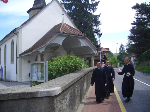 フリブール（スイス）のブルギヨンの聖母マリアの聖堂にて