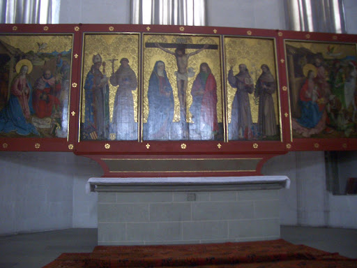 フリブールのカテドラルの隣にある聖フランシスコ会教会（Fribourg, Eglise des Cordeliers）