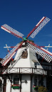 Auld Holland Windmill, Oak Harbor