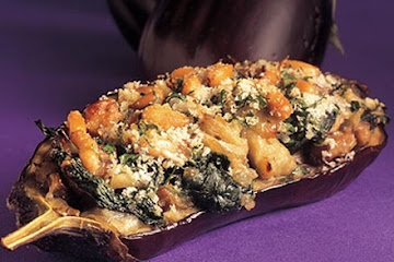 Aubergines filled with spinach & mushrooms
