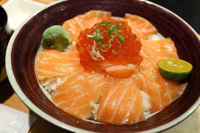 【捷運南京東路】一花亭 日本料理--香酥雞翅包著滿滿明太子