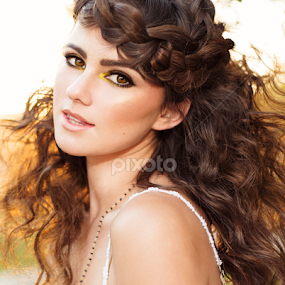 Sunkissed by Jessika Dabrowski - People Fashion