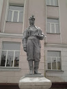 Статуя Студентка (ЛКГТК)