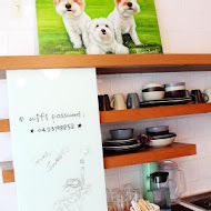 小梗甜點咖啡