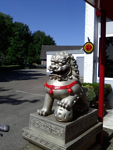 Silver lion at Chinese Nijverdal
