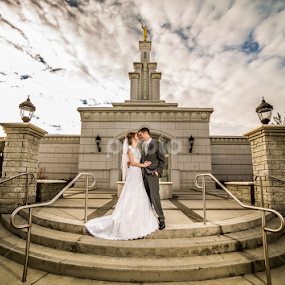 Colombia River Wedding by Glenn Pearson - Wedding Bride & Groom