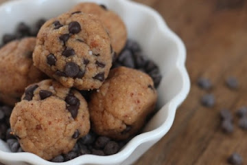 Chocolate Chip Cookie Dough Protein Balls