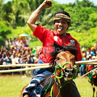 PASOLA - Kodi- Sumba Barat Daya - NTT by Piet Leba -  