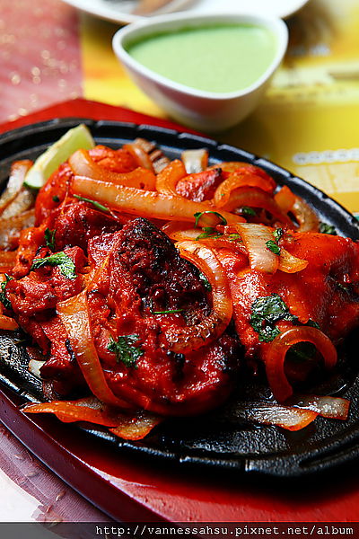 價格平實的印度餐廳。香料館。種類多樣的好味