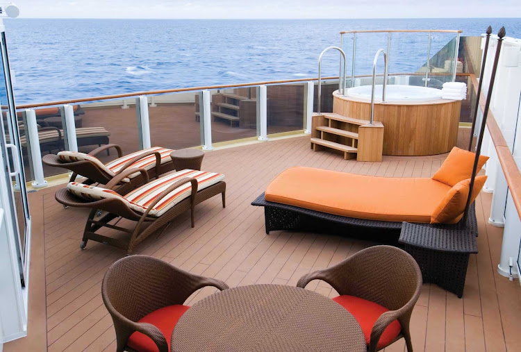 The Deluxe Owner's Suite with Large Balcony gives you access to the exclusive sun deck where you can sunbathe, soak in the hot tub or enjoy magnificent views of the sea.