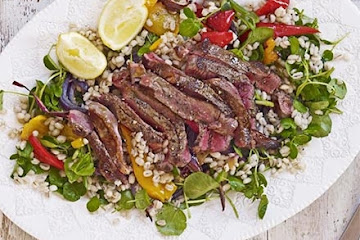 Steak, roasted pepper & pearl barley salad