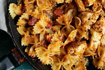 Chicken Bruschetta Pasta