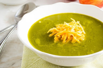 Vegan Spinach Soup with Apples (Instant Pot Option)