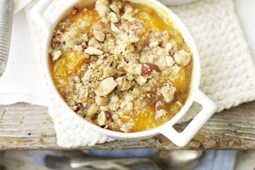 Apricot & almond crumble
