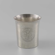 Kroes, versierd met het wapen van Vlissingen en het markiezaat Veere