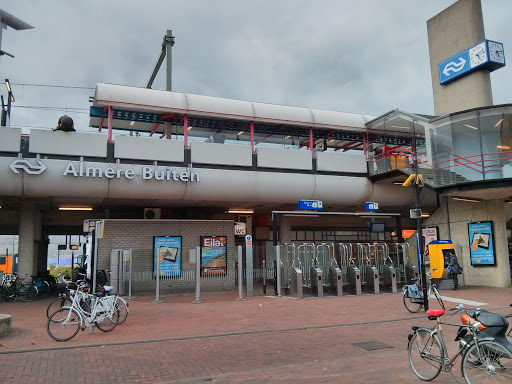 Station Almere Buiten