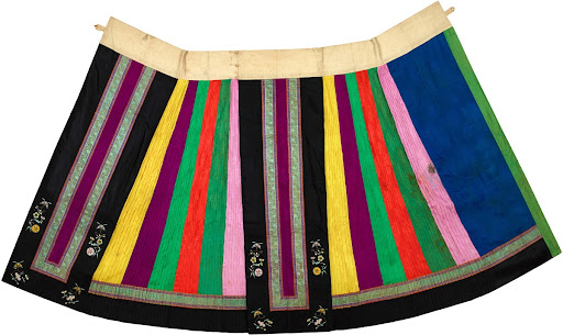 Colorful Horse-face Skirt with Scale Pleats and Patterns of Butterflies Around Flowers Front