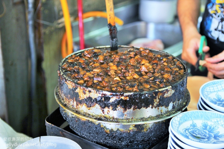 台南石精臼。蔡家米糕、虎頭排骨飯、石精臼羊肉，超過70年以上的老饕美食