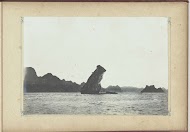 Eilanden in de Ha Longbaai, Frans-Indochina