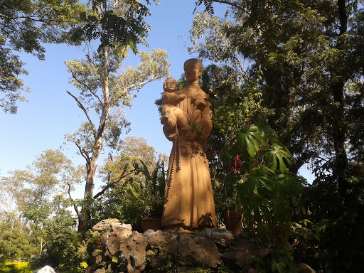 Estatua San Antonio