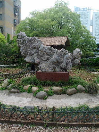 儿童公园石像
