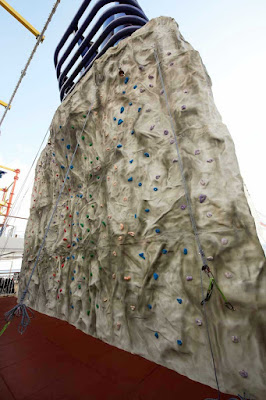 You or your little one can be the next Sir Edmund Hillary when you tackle the rock wall aboard Norwegian Breakaway.