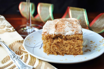 VEGAN SPICE CAKE WITH CREAM CHEESE FROSTING