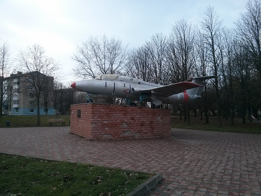 Самолёт Памятник 