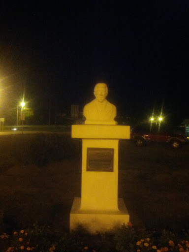 Busto Don Fermin Vivaceta Osorno